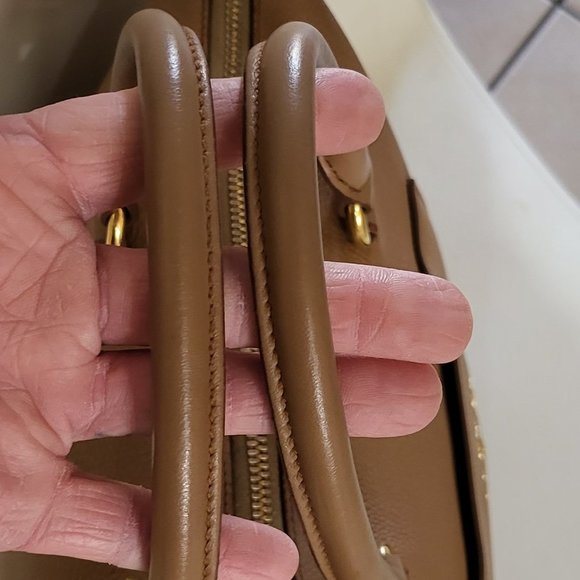 PRADA Vitello Daino Caramel Leather Bag - Picture 3 of 15